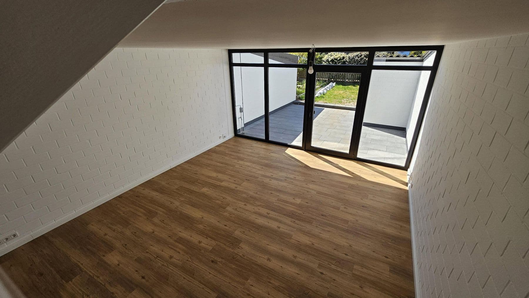 Prenájom domu 105 m², pozemok 140 m², Delmenhorst, Dolné Sasko Prenájom domu 105 m², pozemok 140 m², Delmenhorst, Dolné Sasko