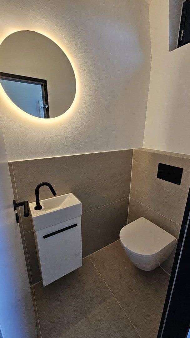 Prenájom domu 105 m², pozemok 140 m², Delmenhorst, Dolné Sasko Prenájom domu 105 m², pozemok 140 m², Delmenhorst, Dolné Sasko