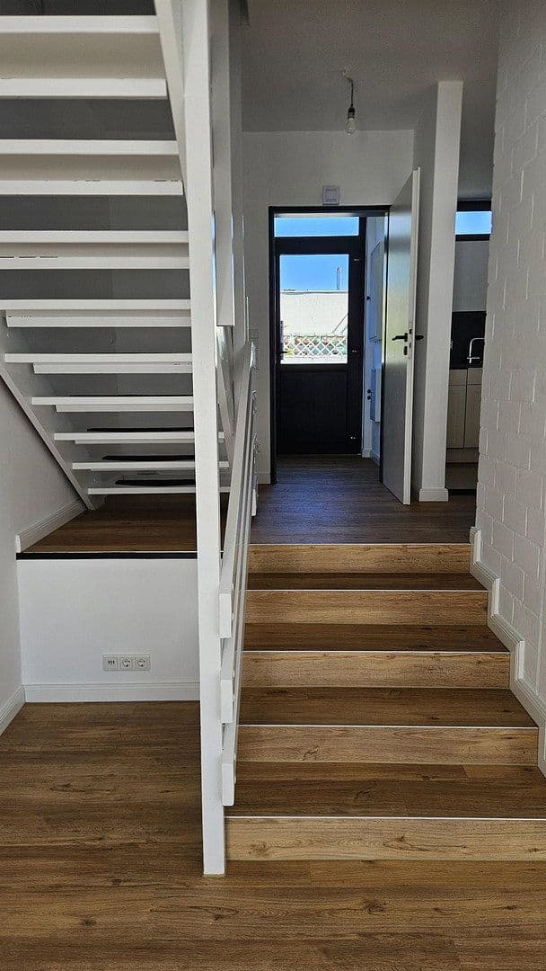 Prenájom domu 105 m², pozemok 140 m², Delmenhorst, Dolné Sasko Prenájom domu 105 m², pozemok 140 m², Delmenhorst, Dolné Sasko
