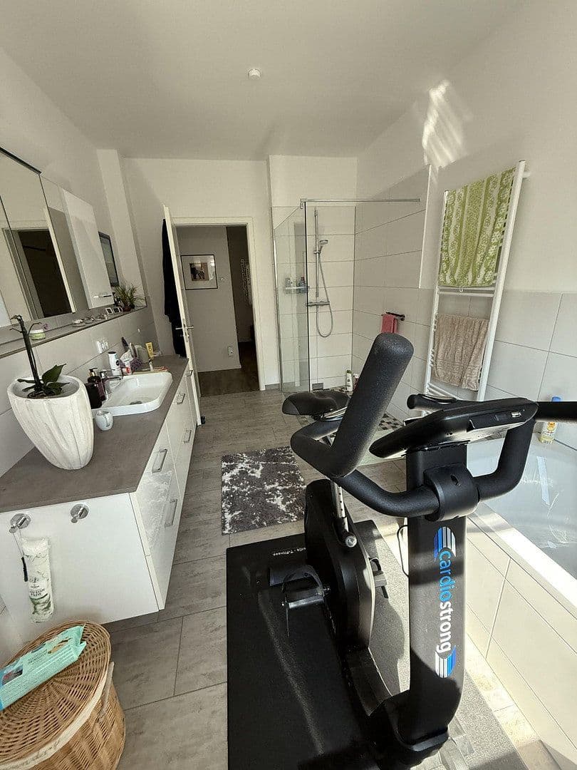 Predaj bytu 3-izbový 127 m², Berlin, Berlín Predaj bytu 3-izbový 127 m², Berlin, Berlín