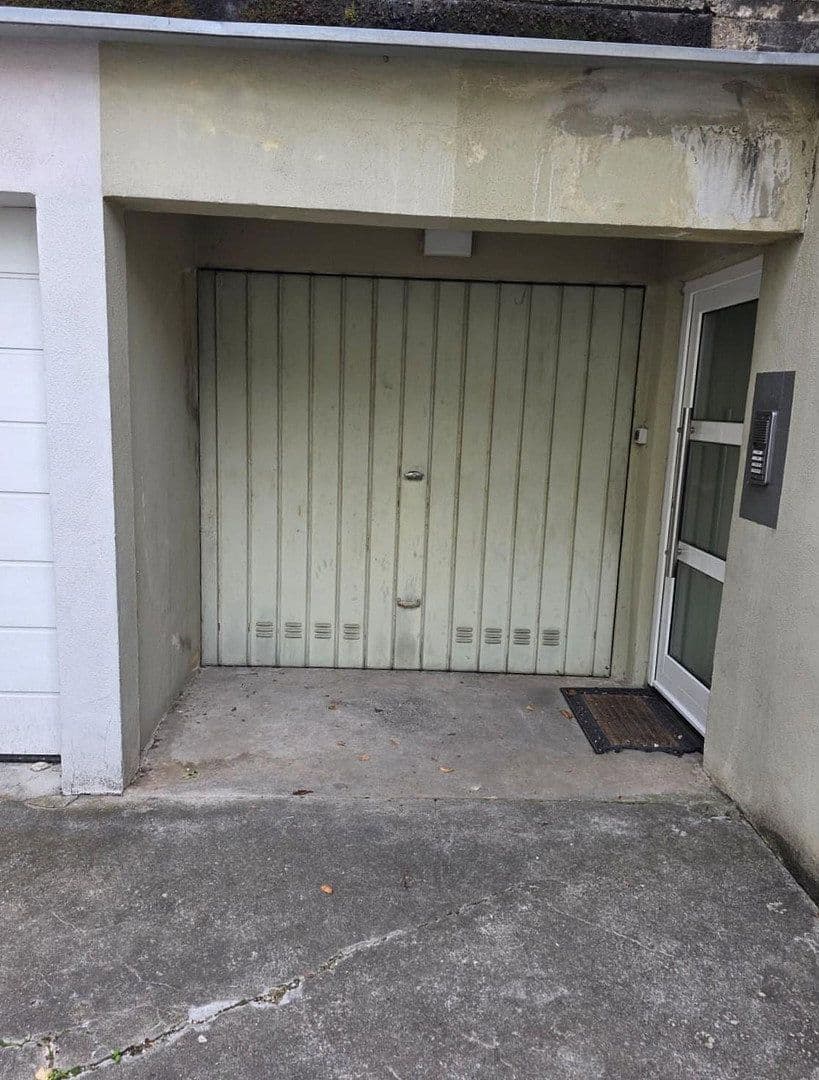 Predaj garáže, Forststr. 160 B, Stuttgart, Bádensko-Wurttembersko Predaj garáže, Forststr. 160 B, Stuttgart, Bádensko-Wurttembersko