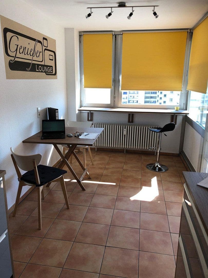 Prenájom bytu 3-izbový 80 m², Neuköllnerstr 9, Leonberg, Bádensko-Wurttembersko Prenájom bytu 3-izbový 80 m², Neuköllnerstr 9, Leonberg, Bádensko-Wurttembersko