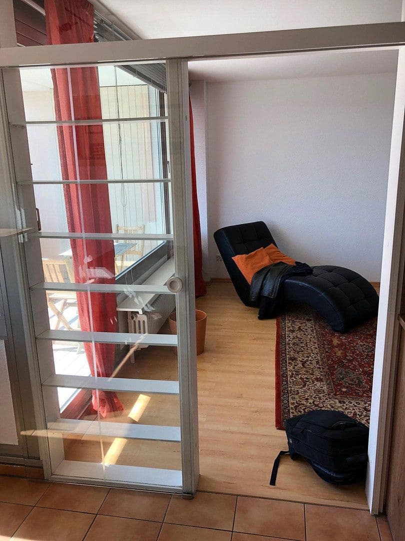 Prenájom bytu 3-izbový 80 m², Neuköllnerstr 9, Leonberg, Bádensko-Wurttembersko Prenájom bytu 3-izbový 80 m², Neuköllnerstr 9, Leonberg, Bádensko-Wurttembersko