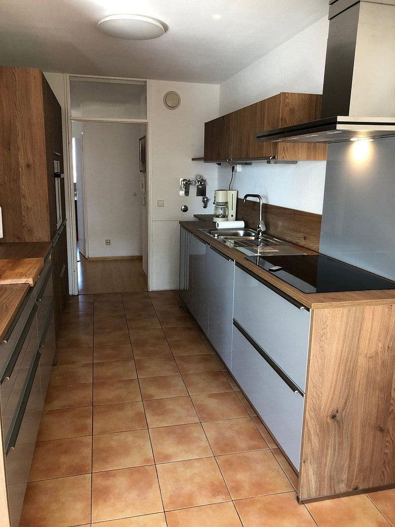 Prenájom bytu 3-izbový 80 m², Neuköllnerstr 9, Leonberg, Bádensko-Wurttembersko Prenájom bytu 3-izbový 80 m², Neuköllnerstr 9, Leonberg, Bádensko-Wurttembersko