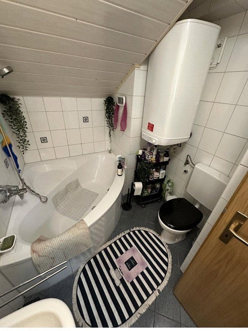 Prenájom bytu 2-izbový 63 m², Pettendorf, Bavorsko Prenájom bytu 2-izbový 63 m², Pettendorf, Bavorsko