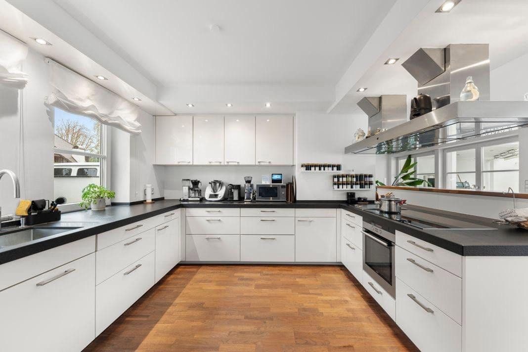 Predaj domu 405 m², pozemok 1.160 m², München, Bavorsko Predaj domu 405 m², pozemok 1.160 m², München, Bavorsko