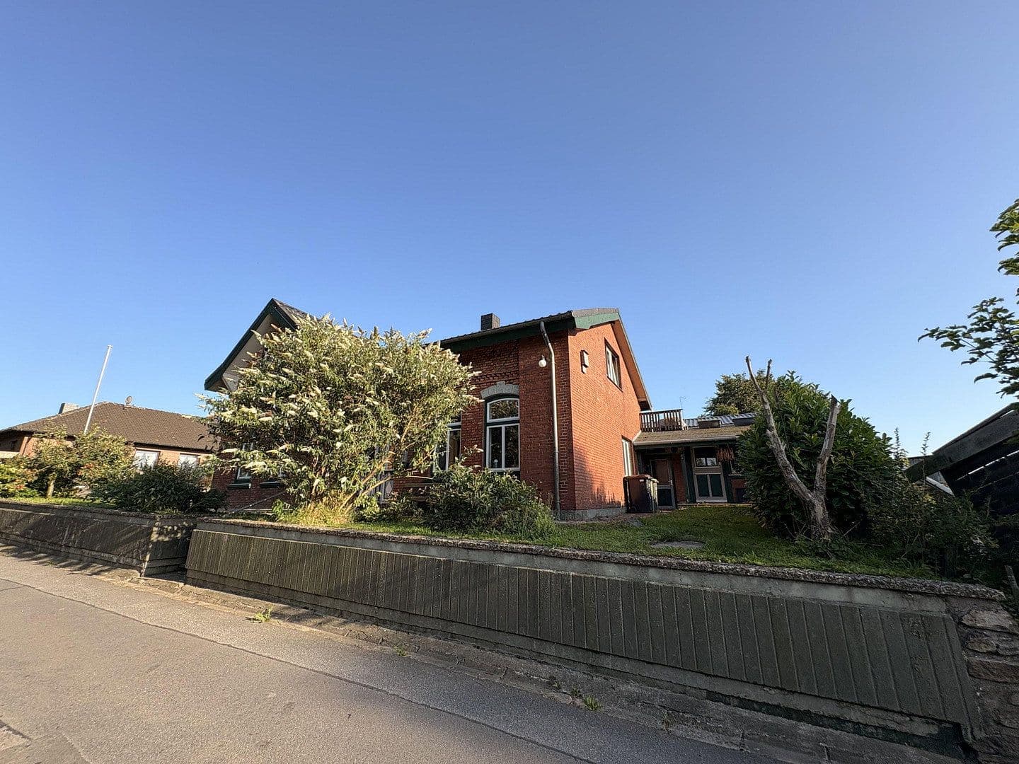 Predaj domu 150 m², pozemok 446 m², Bahnhofstraße 4, Wohlde, Šlezvicko-Holštajnsko Predaj domu 150 m², pozemok 446 m², Bahnhofstraße 4, Wohlde, Šlezvicko-Holštajnsko