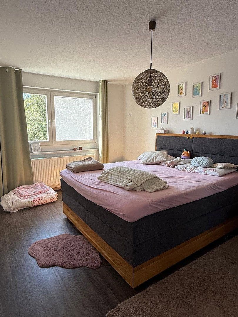 Prenájom bytu 3-izbový 110 m², Lauf an der Pegnitz, Bavorsko Prenájom bytu 3-izbový 110 m², Lauf an der Pegnitz, Bavorsko