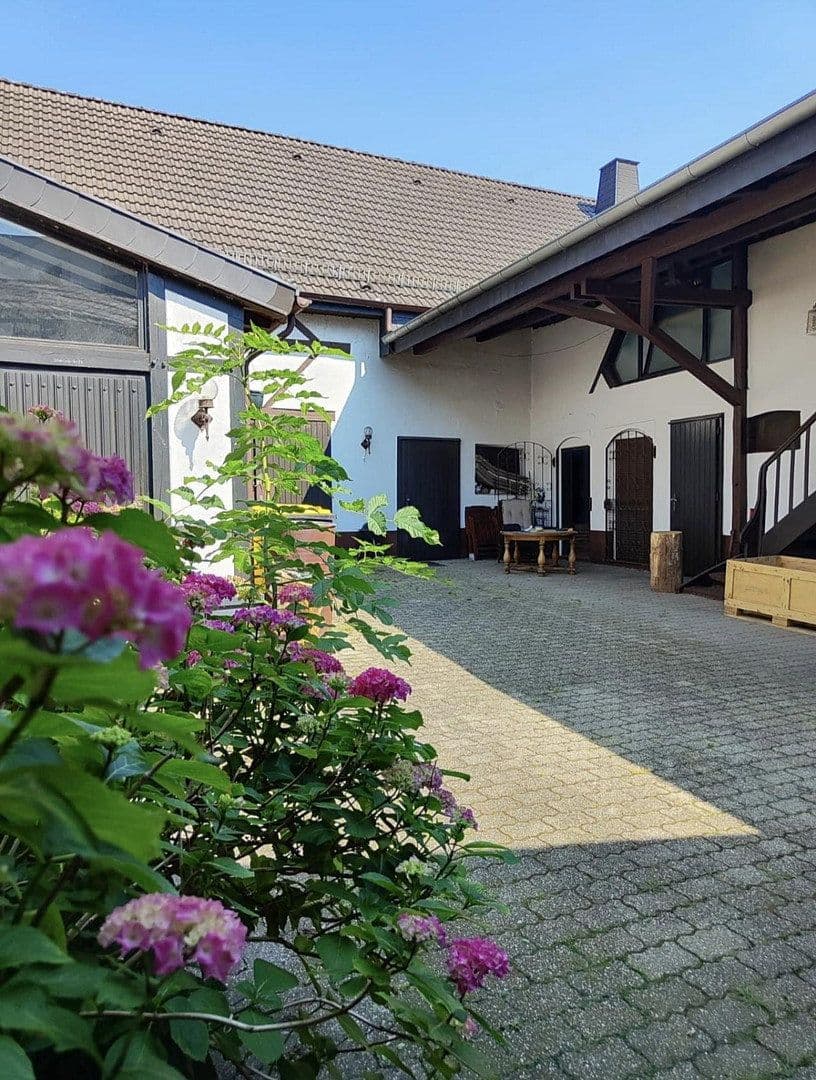 Predaj domu 354 m², pozemok 1.120 m², Nettersheim, Severné Porýnie - Westfálsko Predaj domu 354 m², pozemok 1.120 m², Nettersheim, Severné Porýnie - Westfálsko