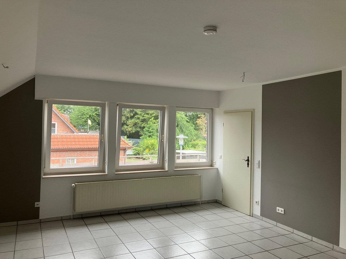 Prenájom bytu 4-izbový 121 m², Ennigerloh, Severné Porýnie - Westfálsko Prenájom bytu 4-izbový 121 m², Ennigerloh, Severné Porýnie - Westfálsko