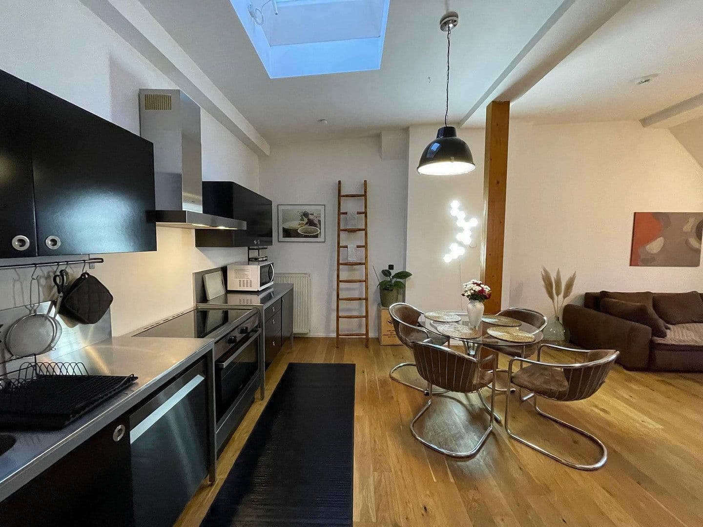 Prenájom bytu 2-izbový 65 m², Berlin, Berlín Prenájom bytu 2-izbový 65 m², Berlin, Berlín