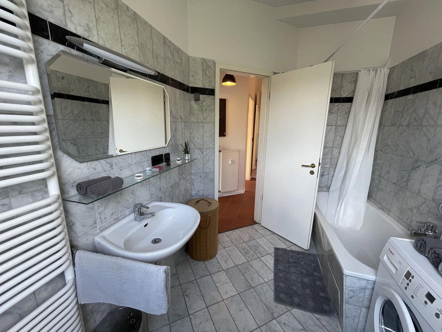 Prenájom bytu 2-izbový 65 m², Berlin, Berlín Prenájom bytu 2-izbový 65 m², Berlin, Berlín