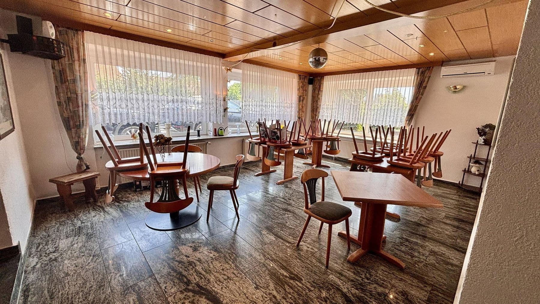 Predaj nebytového priestoru 370 m², Mittelstr. 9, Zschepplin, Sasko Predaj nebytového priestoru 370 m², Mittelstr. 9, Zschepplin, Sasko