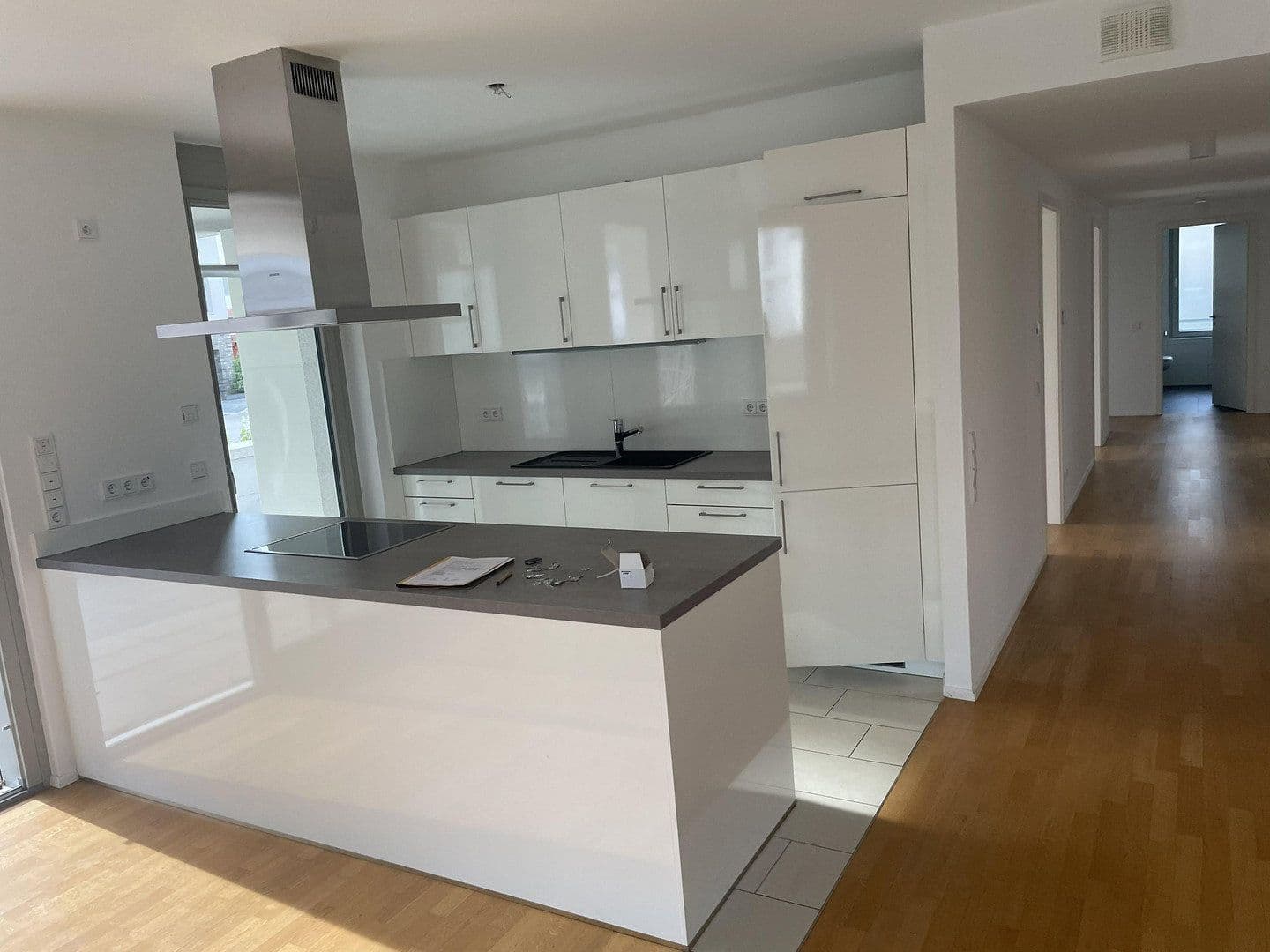Prenájom bytu 4-izbový 120 m², Maybachstraße 15B, Stuttgart, Bádensko-Wurttembersko Prenájom bytu 4-izbový 120 m², Maybachstraße 15B, Stuttgart, Bádensko-Wurttembersko