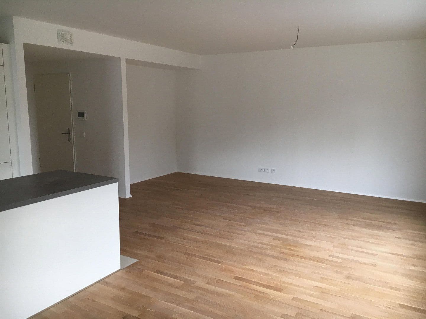 Prenájom bytu 4-izbový 120 m², Maybachstraße 15B, Stuttgart, Bádensko-Wurttembersko Prenájom bytu 4-izbový 120 m², Maybachstraße 15B, Stuttgart, Bádensko-Wurttembersko