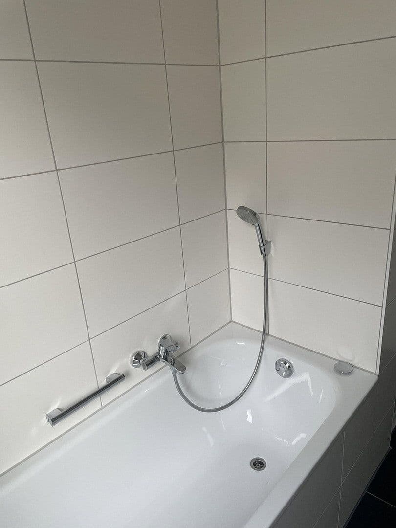 Prenájom bytu 4-izbový 120 m², Maybachstraße 15B, Stuttgart, Bádensko-Wurttembersko Prenájom bytu 4-izbový 120 m², Maybachstraße 15B, Stuttgart, Bádensko-Wurttembersko