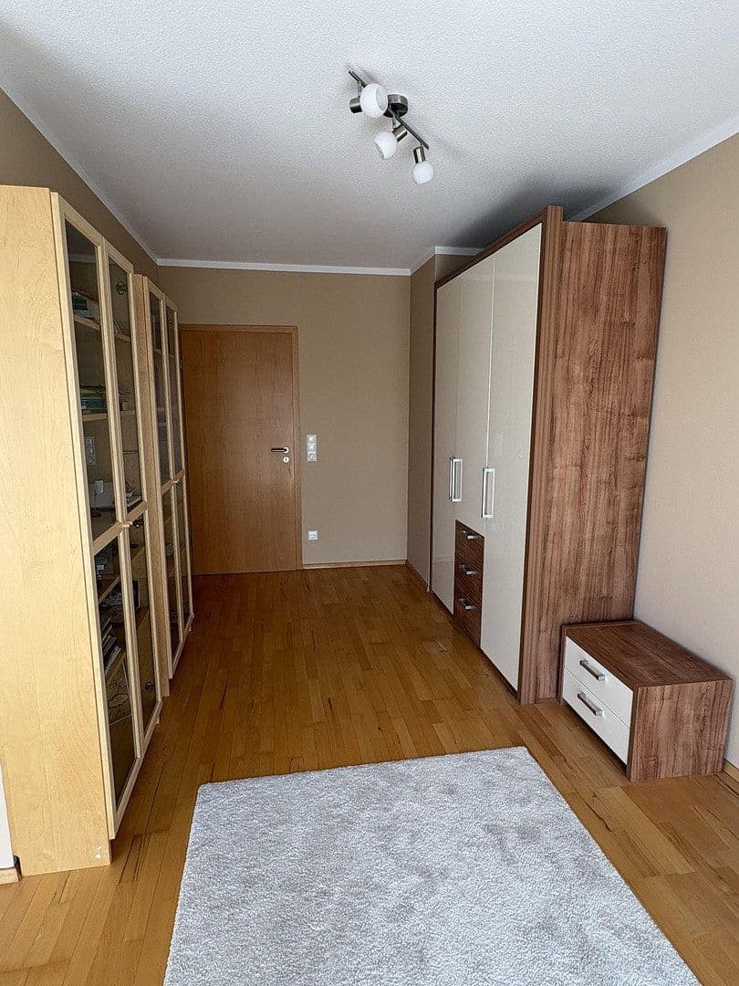 Predaj domu 174 m², pozemok 350 m², Wiesbaden, Hesensko Predaj domu 174 m², pozemok 350 m², Wiesbaden, Hesensko