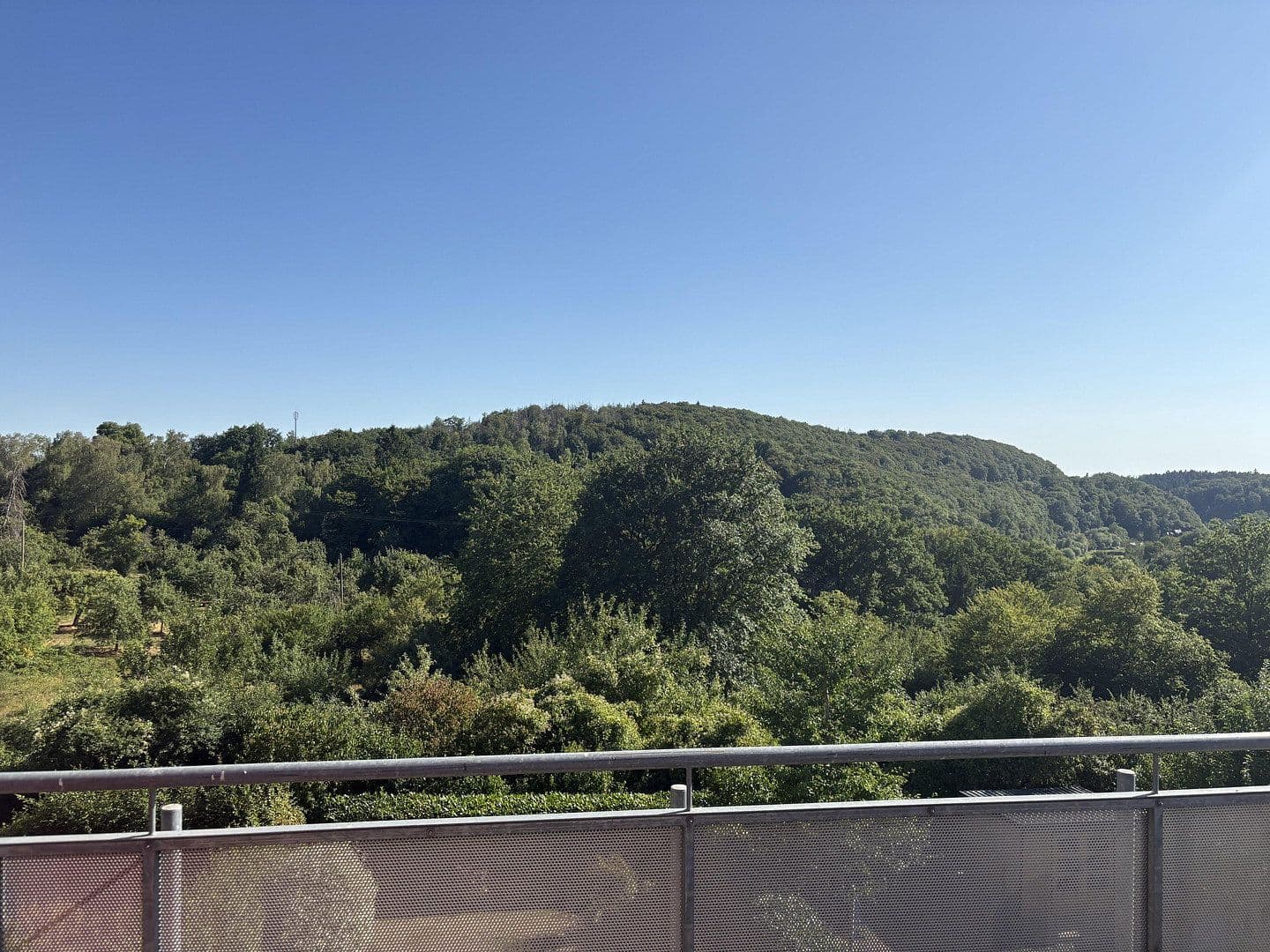 Predaj domu 174 m², pozemok 350 m², Wiesbaden, Hesensko Predaj domu 174 m², pozemok 350 m², Wiesbaden, Hesensko