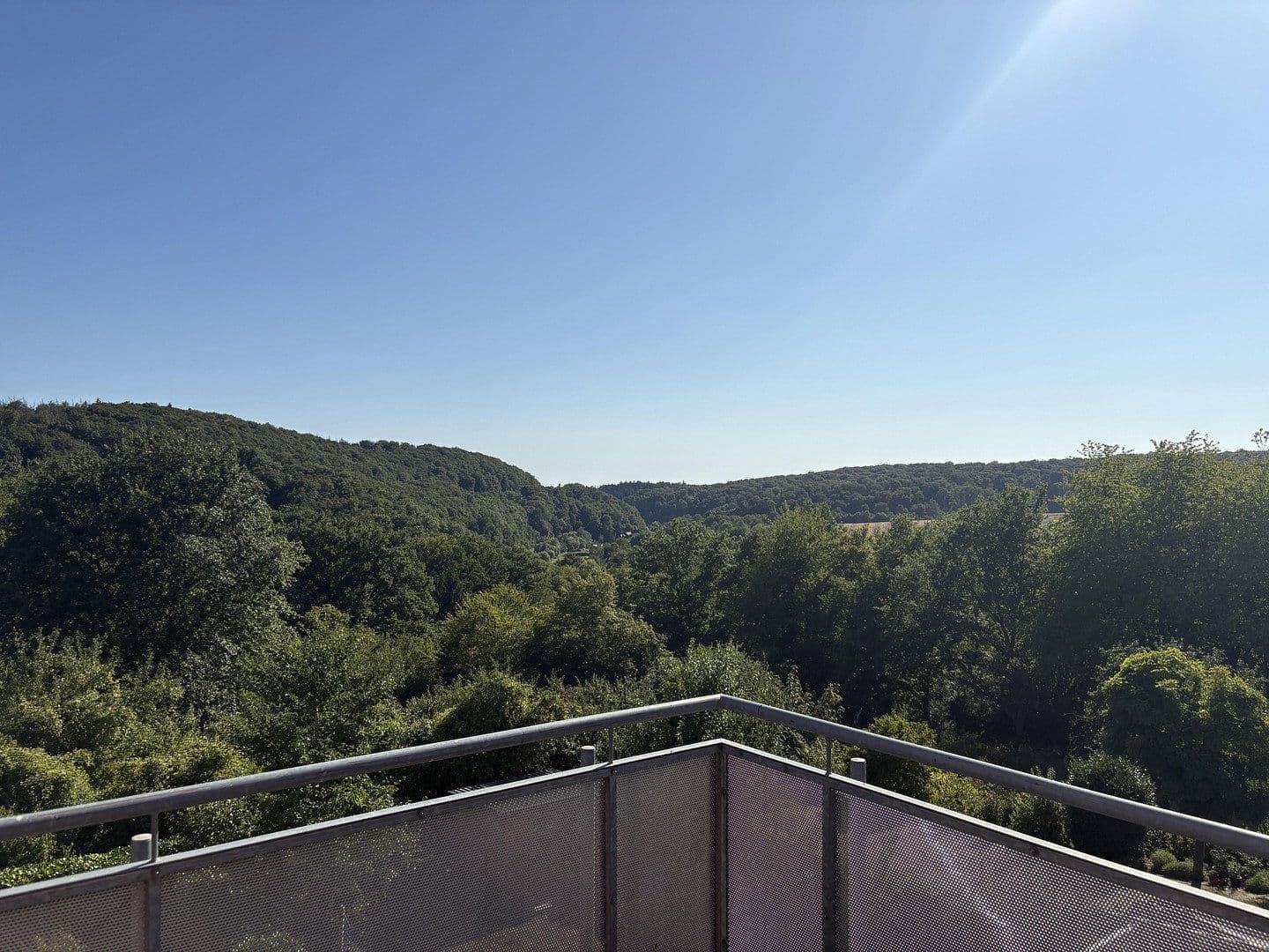 Predaj domu 174 m², pozemok 350 m², Wiesbaden, Hesensko Predaj domu 174 m², pozemok 350 m², Wiesbaden, Hesensko