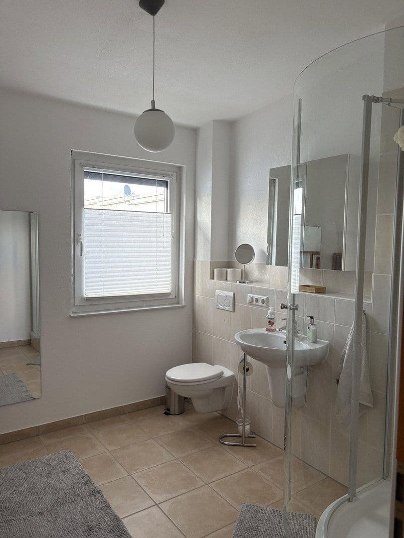Predaj domu 174 m², pozemok 350 m², Wiesbaden, Hesensko Predaj domu 174 m², pozemok 350 m², Wiesbaden, Hesensko