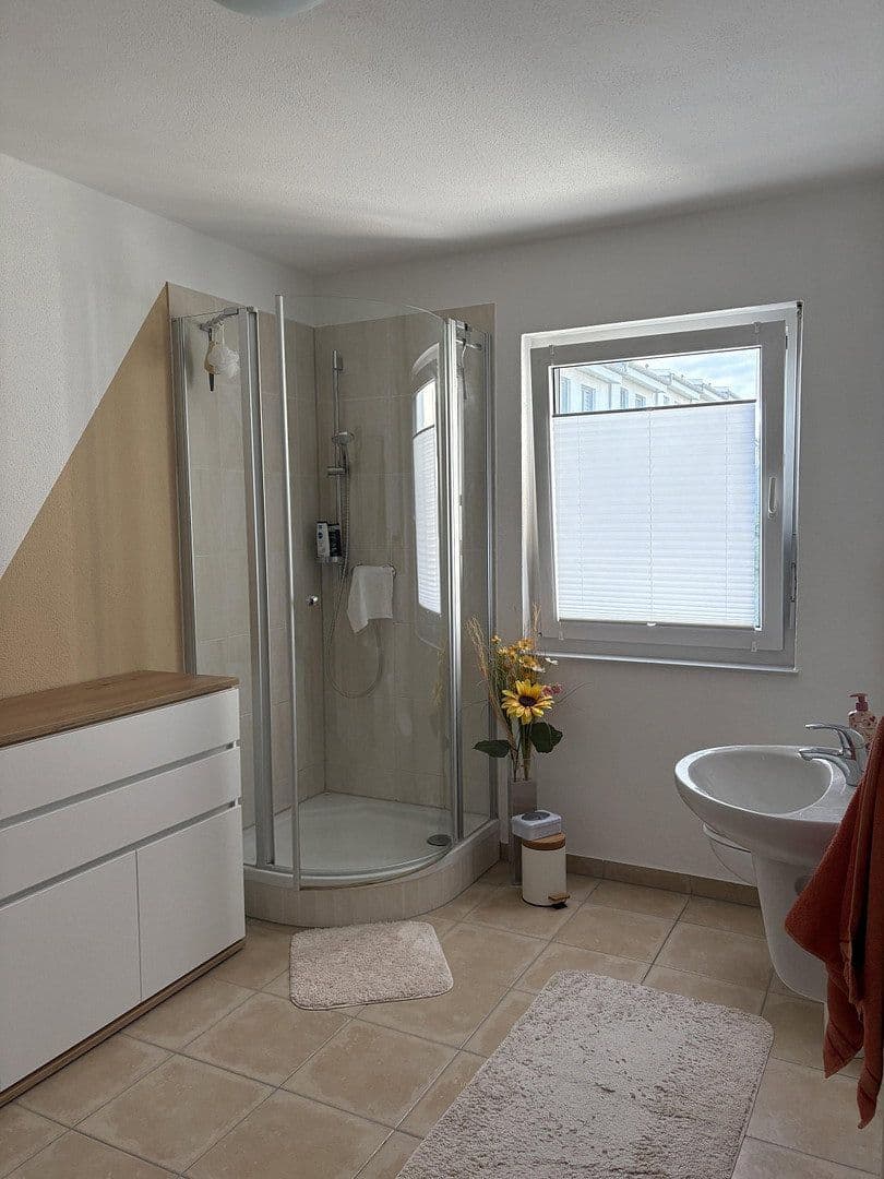 Predaj domu 174 m², pozemok 350 m², Wiesbaden, Hesensko Predaj domu 174 m², pozemok 350 m², Wiesbaden, Hesensko