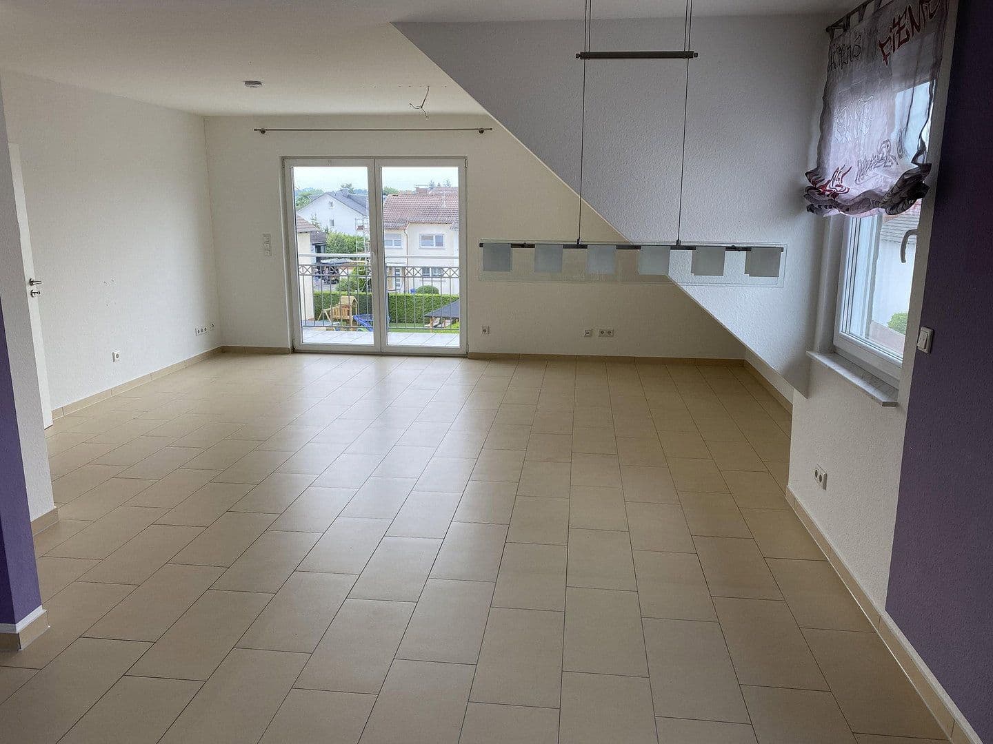 Prenájom bytu 4-izbový 100 m², Münster (Hessen), Hesensko Prenájom bytu 4-izbový 100 m², Münster (Hessen), Hesensko