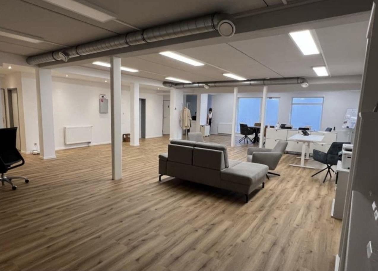 Prenájom kancelárie 135 m², Kölnstraße 82, Sankt Augustin, Severné Porýnie - Westfálsko Prenájom kancelárie 135 m², Kölnstraße 82, Sankt Augustin, Severné Porýnie - Westfálsko