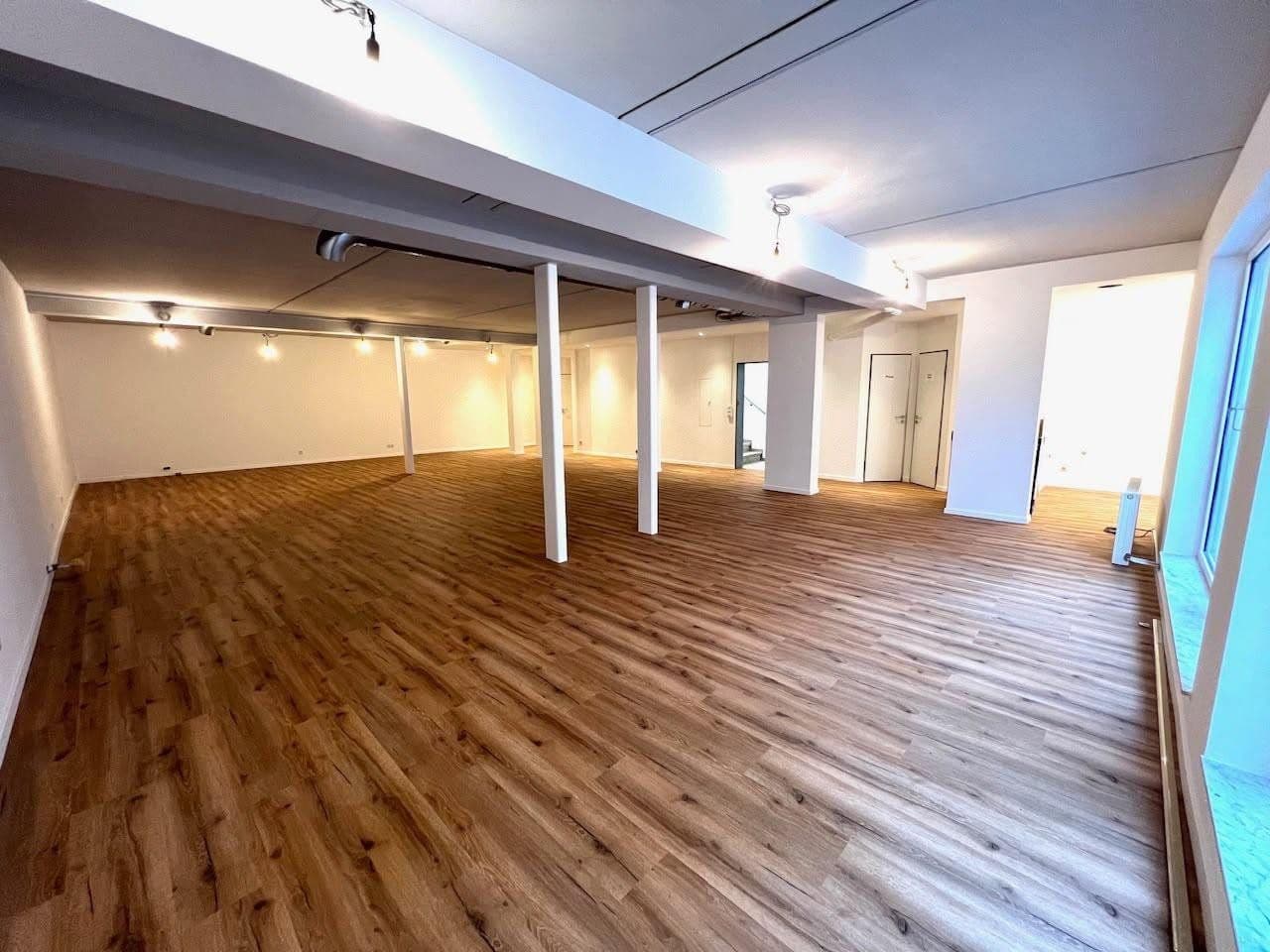 Prenájom kancelárie 135 m², Kölnstraße 82, Sankt Augustin, Severné Porýnie - Westfálsko Prenájom kancelárie 135 m², Kölnstraße 82, Sankt Augustin, Severné Porýnie - Westfálsko