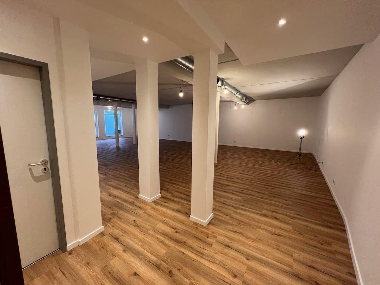 Prenájom kancelárie 135 m², Kölnstraße 82, Sankt Augustin, Severné Porýnie - Westfálsko Prenájom kancelárie 135 m², Kölnstraße 82, Sankt Augustin, Severné Porýnie - Westfálsko