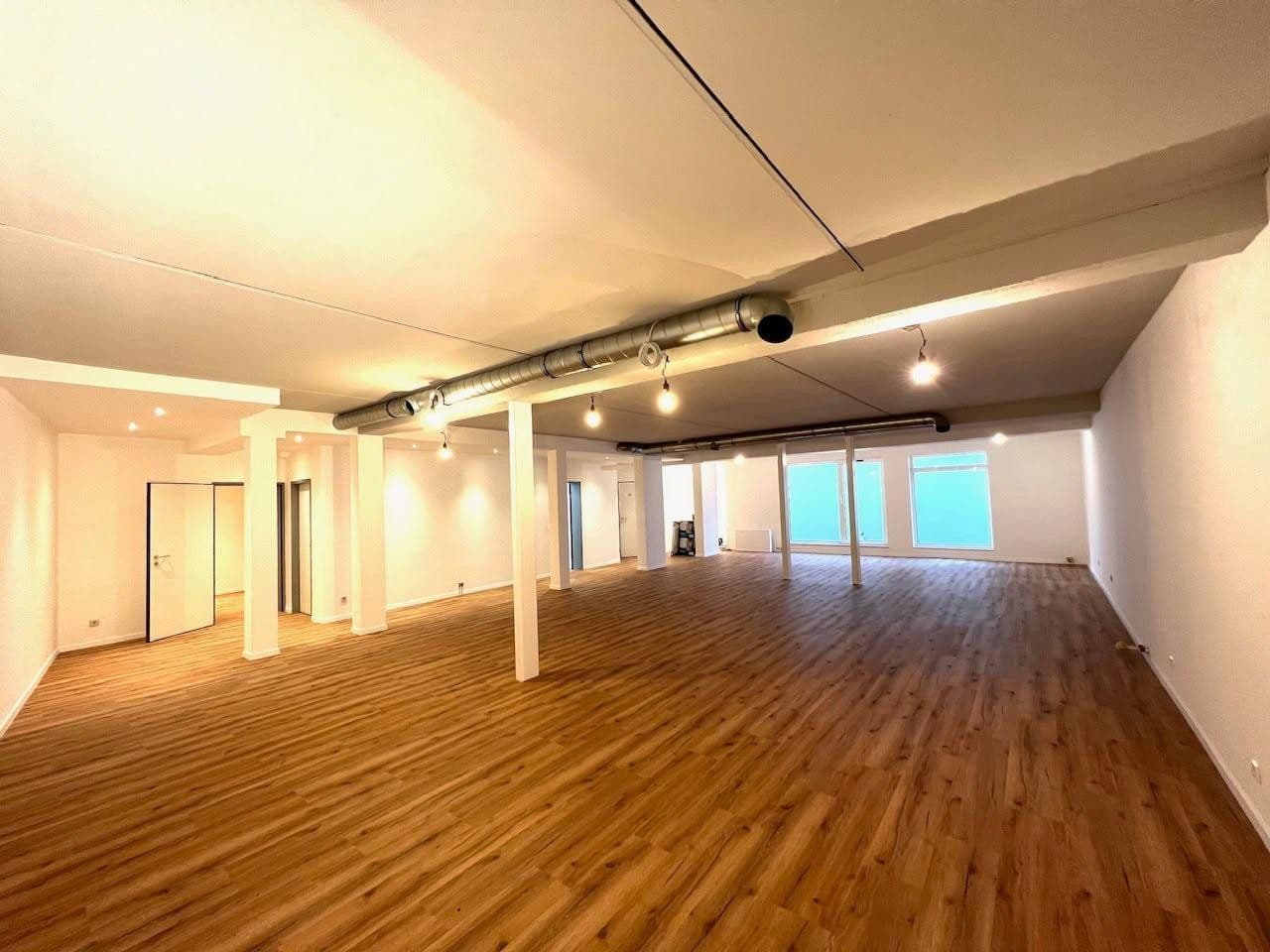 Prenájom kancelárie 135 m², Kölnstraße 82, Sankt Augustin, Severné Porýnie - Westfálsko Prenájom kancelárie 135 m², Kölnstraße 82, Sankt Augustin, Severné Porýnie - Westfálsko