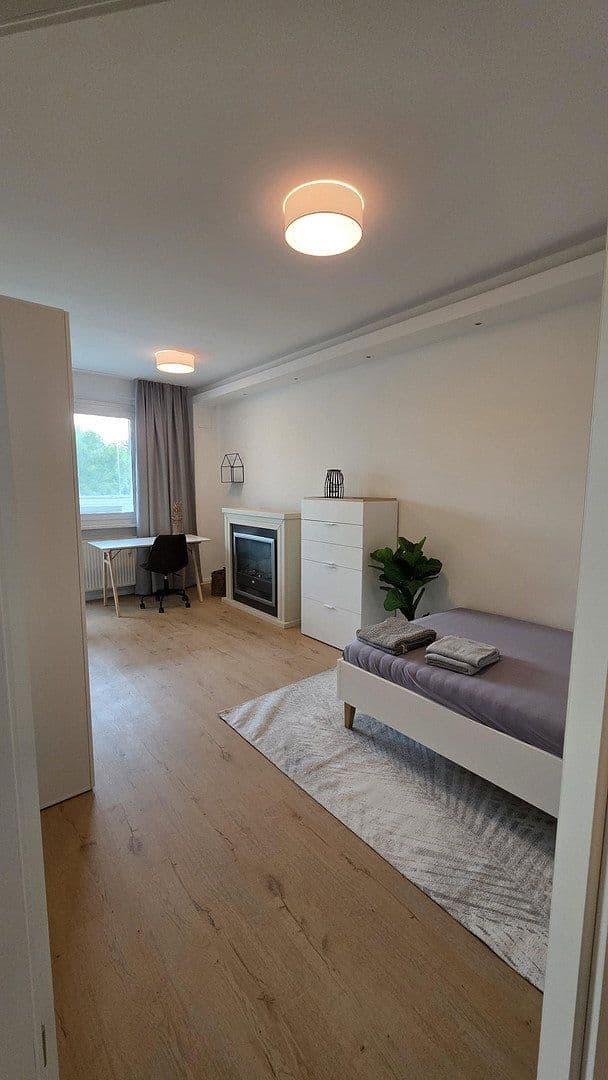 Prenájom bytu 95 m², Pablo-Picasso-Straße 25, Berlin, Berlín Prenájom bytu 95 m², Pablo-Picasso-Straße 25, Berlin, Berlín