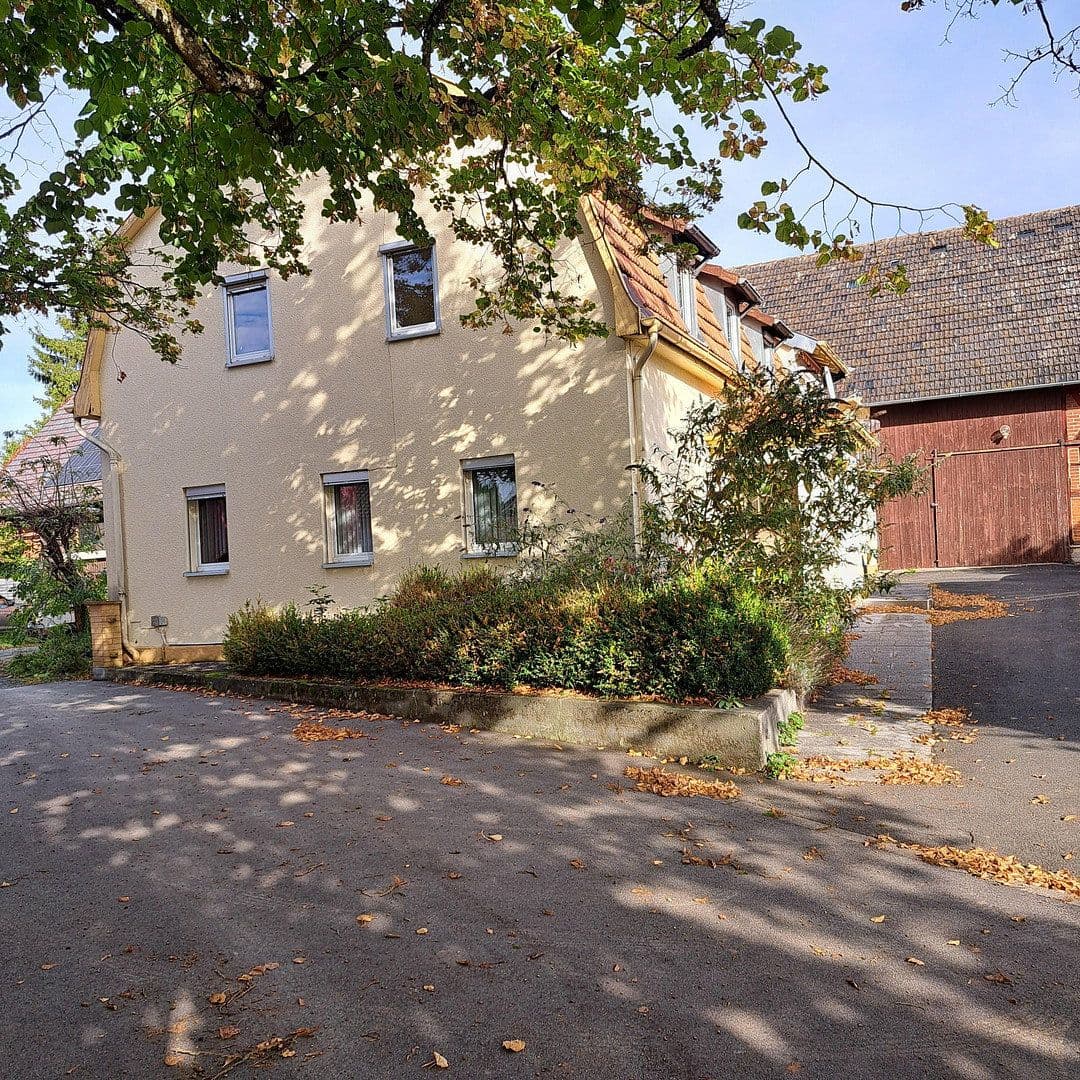 Predaj domu 240 m², pozemok 750 m², Am Gerichtsplatz 4, Lautertal, Bavorsko Predaj domu 240 m², pozemok 750 m², Am Gerichtsplatz 4, Lautertal, Bavorsko