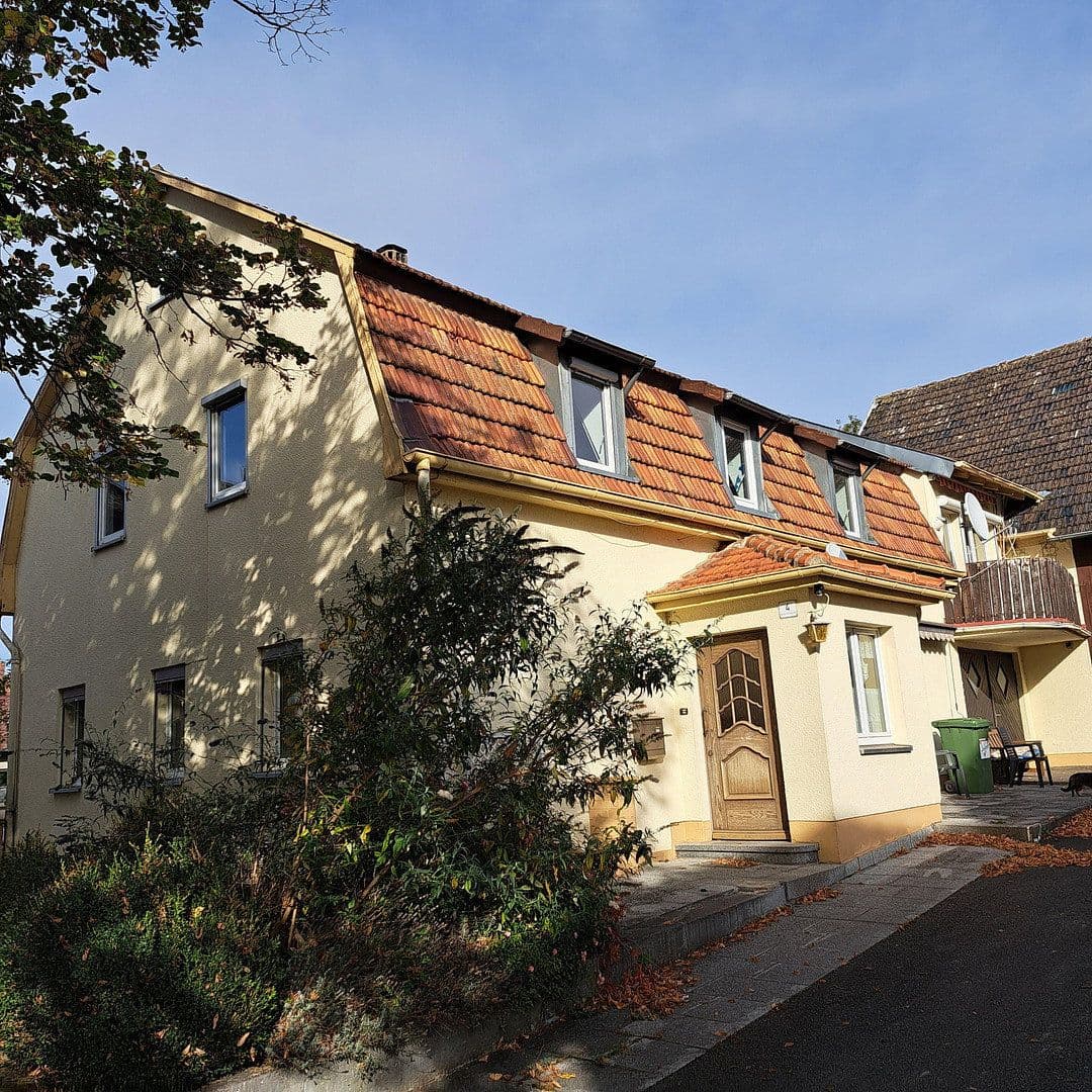 Predaj domu 240 m², pozemok 750 m², Am Gerichtsplatz 4, Lautertal, Bavorsko Predaj domu 240 m², pozemok 750 m², Am Gerichtsplatz 4, Lautertal, Bavorsko