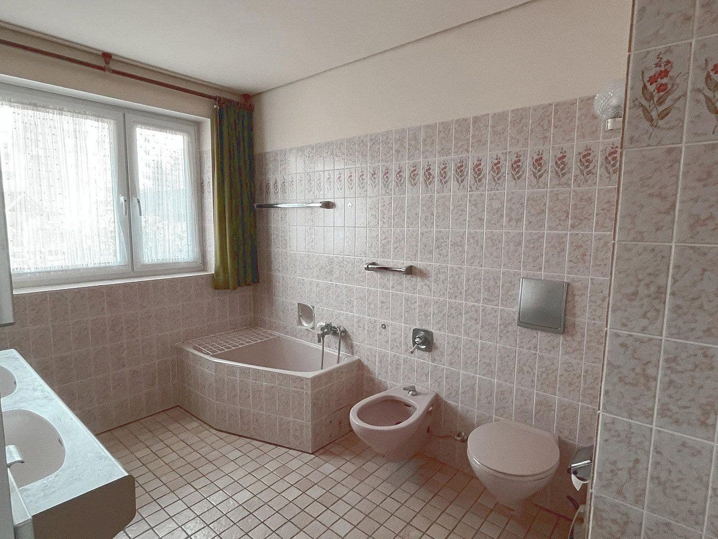 Predaj domu 150 m², pozemok 497 m², Stiegelenweg 6, Staufen im Breisgau, Bádensko-Wurttembersko Predaj domu 150 m², pozemok 497 m², Stiegelenweg 6, Staufen im Breisgau, Bádensko-Wurttembersko