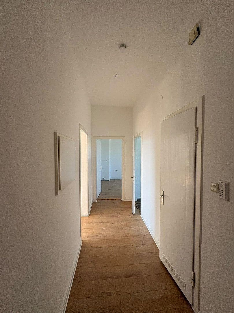 Prenájom bytu 2-izbový 80 m², Bahnstraße 6, Solingen, Severné Porýnie - Westfálsko Prenájom bytu 2-izbový 80 m², Bahnstraße 6, Solingen, Severné Porýnie - Westfálsko