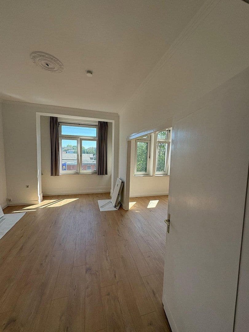 Prenájom bytu 2-izbový 80 m², Bahnstraße 6, Solingen, Severné Porýnie - Westfálsko Prenájom bytu 2-izbový 80 m², Bahnstraße 6, Solingen, Severné Porýnie - Westfálsko