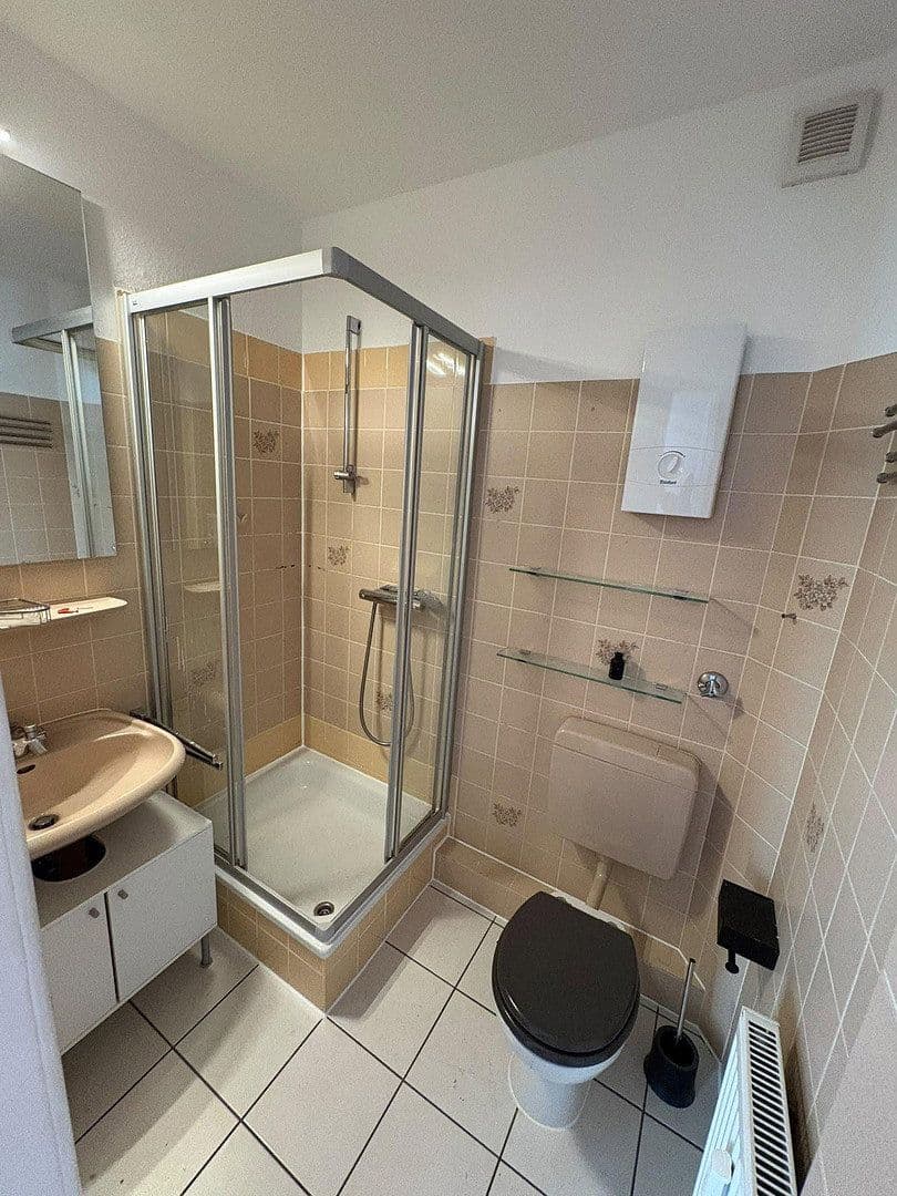 Prenájom bytu 2-izbový 80 m², Bahnstraße 6, Solingen, Severné Porýnie - Westfálsko Prenájom bytu 2-izbový 80 m², Bahnstraße 6, Solingen, Severné Porýnie - Westfálsko