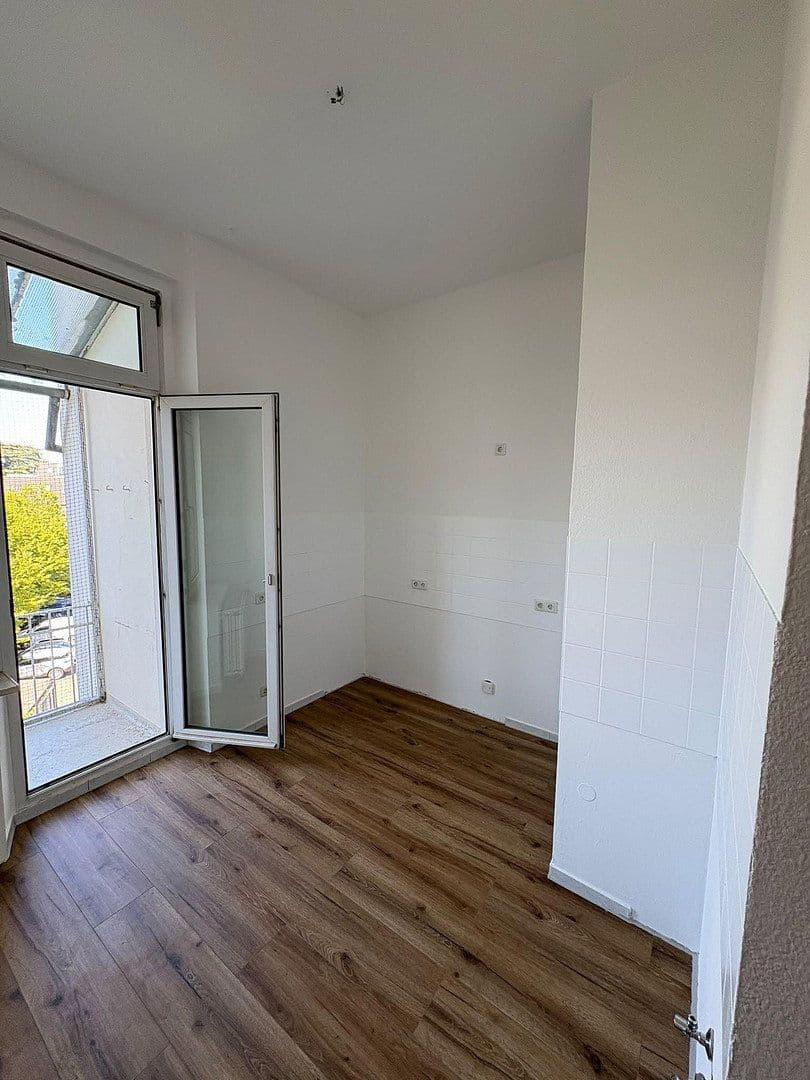 Prenájom bytu 2-izbový 80 m², Bahnstraße 6, Solingen, Severné Porýnie - Westfálsko Prenájom bytu 2-izbový 80 m², Bahnstraße 6, Solingen, Severné Porýnie - Westfálsko