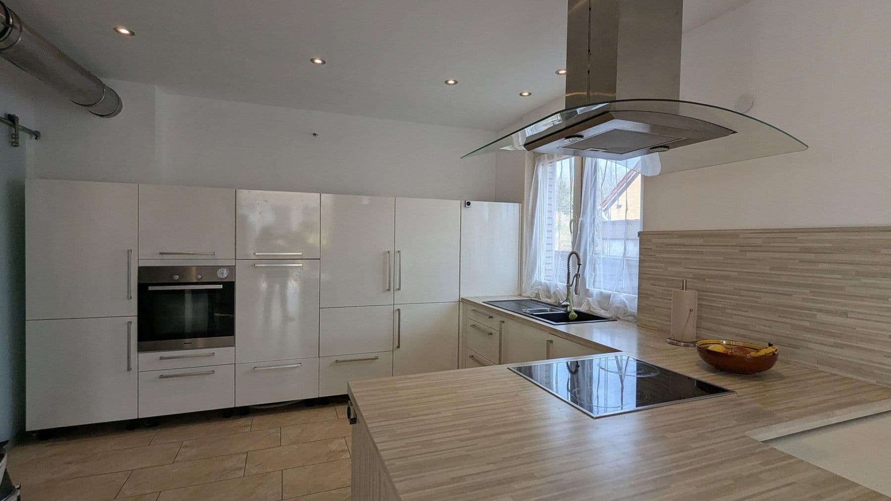 Predaj domu 259 m², pozemok 820 m², Burgsteller Weg 16, Neustadt am Rübenberge, Dolné Sasko Predaj domu 259 m², pozemok 820 m², Burgsteller Weg 16, Neustadt am Rübenberge, Dolné Sasko