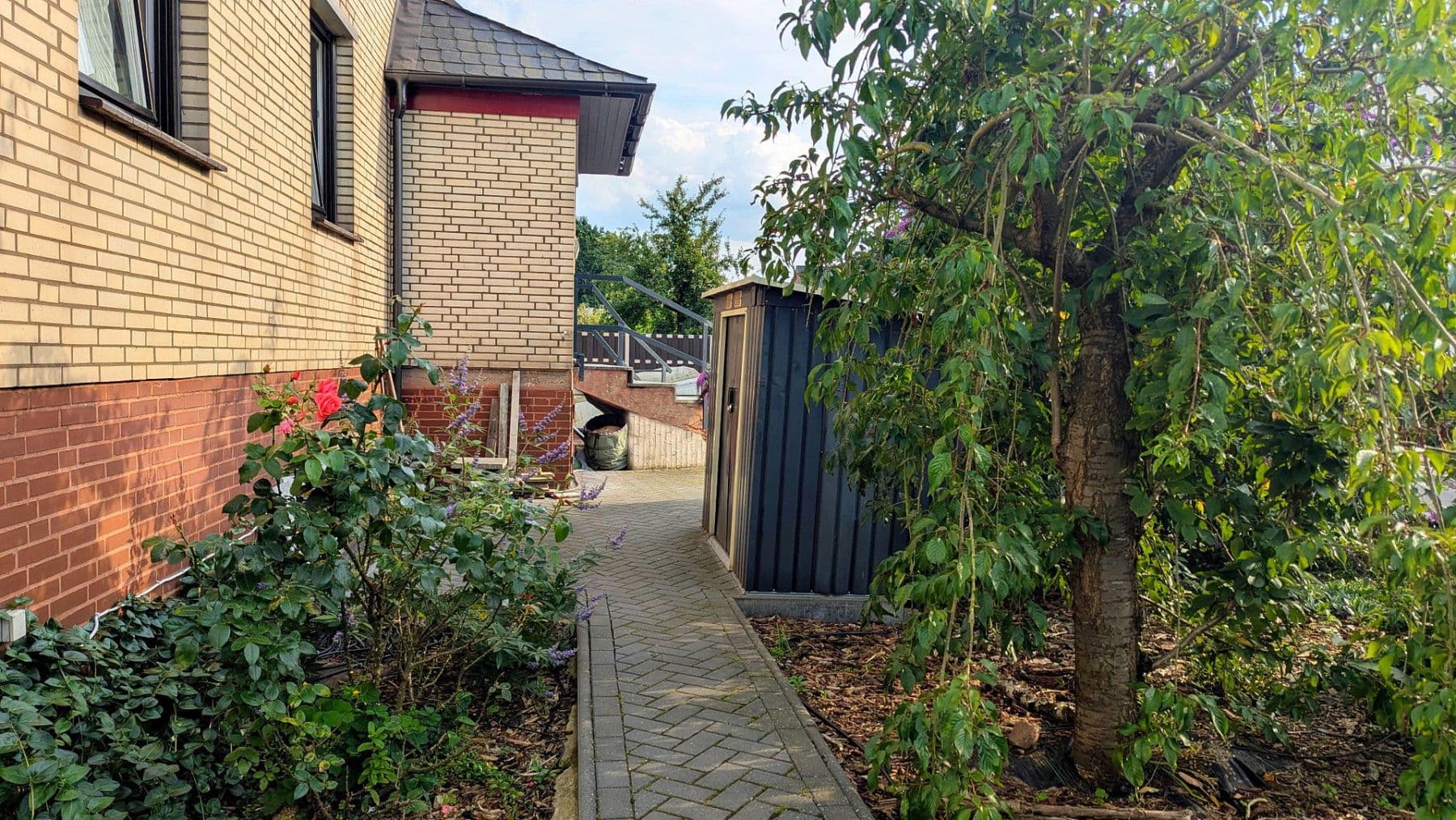 Predaj domu 259 m², pozemok 820 m², Burgsteller Weg 16, Neustadt am Rübenberge, Dolné Sasko Predaj domu 259 m², pozemok 820 m², Burgsteller Weg 16, Neustadt am Rübenberge, Dolné Sasko