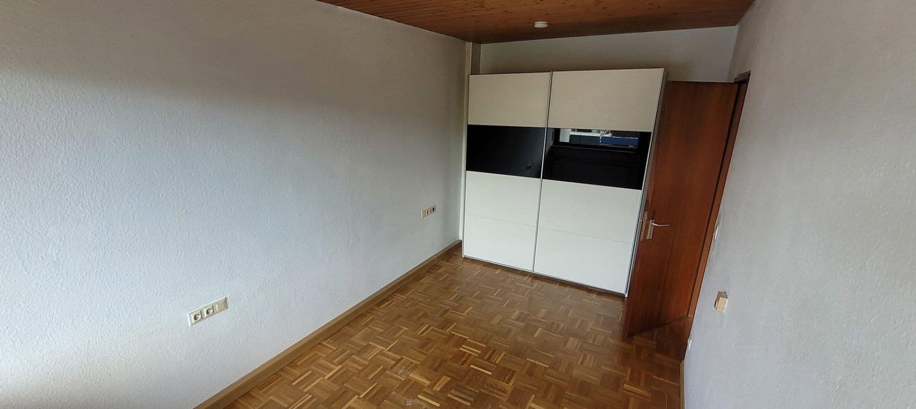 Prenájom bytu 3-izbový 74 m², Limburgstraße, Dettingen unter Teck, Bádensko-Wurttembersko Prenájom bytu 3-izbový 74 m², Limburgstraße, Dettingen unter Teck, Bádensko-Wurttembersko