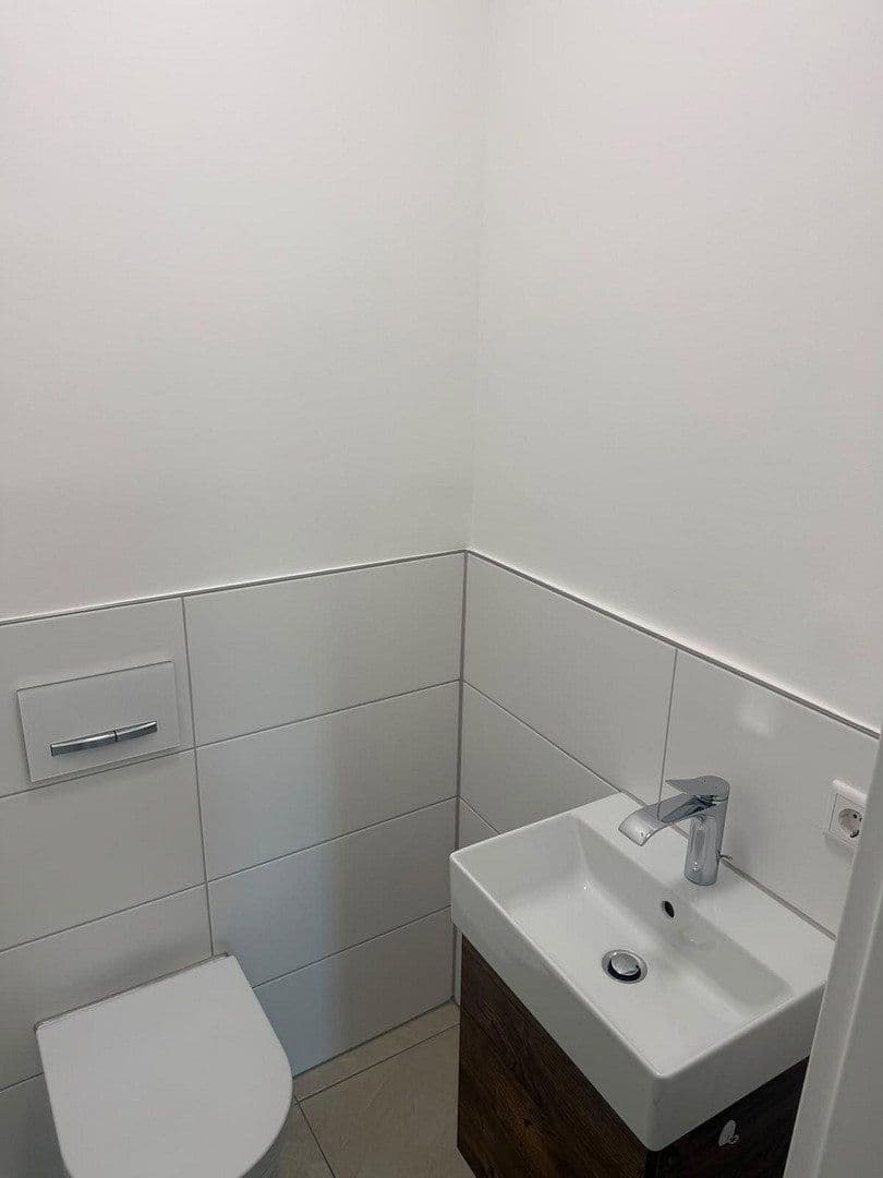 Prenájom bytu 3-izbový 130 m², Am Antoniweiher 4, Oberreichenbach, Bavorsko Prenájom bytu 3-izbový 130 m², Am Antoniweiher 4, Oberreichenbach, Bavorsko
