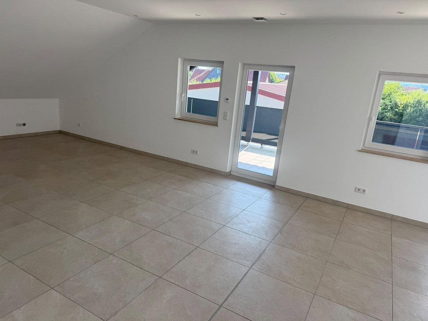 Prenájom bytu 3-izbový 130 m², Am Antoniweiher 4, Oberreichenbach, Bavorsko Prenájom bytu 3-izbový 130 m², Am Antoniweiher 4, Oberreichenbach, Bavorsko