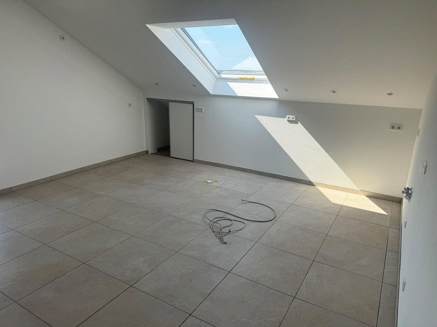 Prenájom bytu 3-izbový 130 m², Am Antoniweiher 4, Oberreichenbach, Bavorsko Prenájom bytu 3-izbový 130 m², Am Antoniweiher 4, Oberreichenbach, Bavorsko