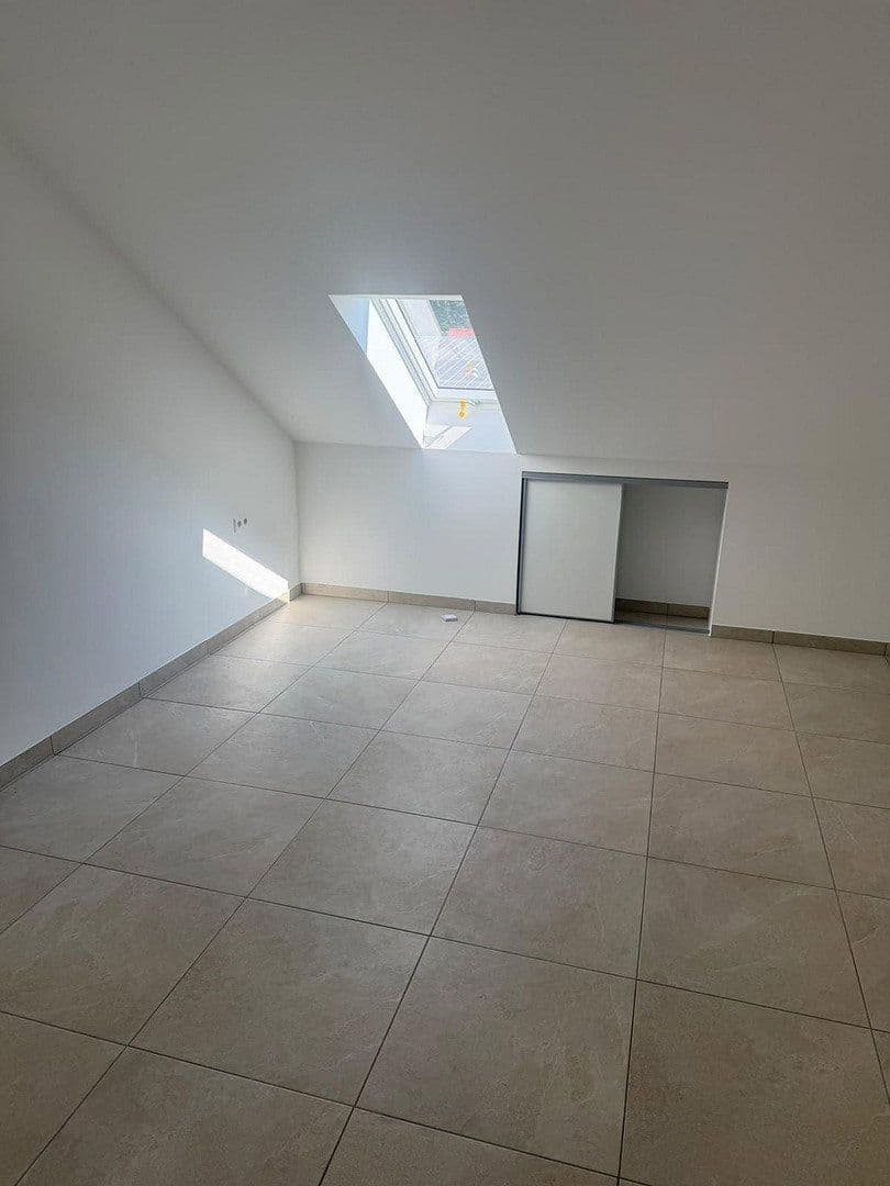 Prenájom bytu 3-izbový 130 m², Am Antoniweiher 4, Oberreichenbach, Bavorsko Prenájom bytu 3-izbový 130 m², Am Antoniweiher 4, Oberreichenbach, Bavorsko
