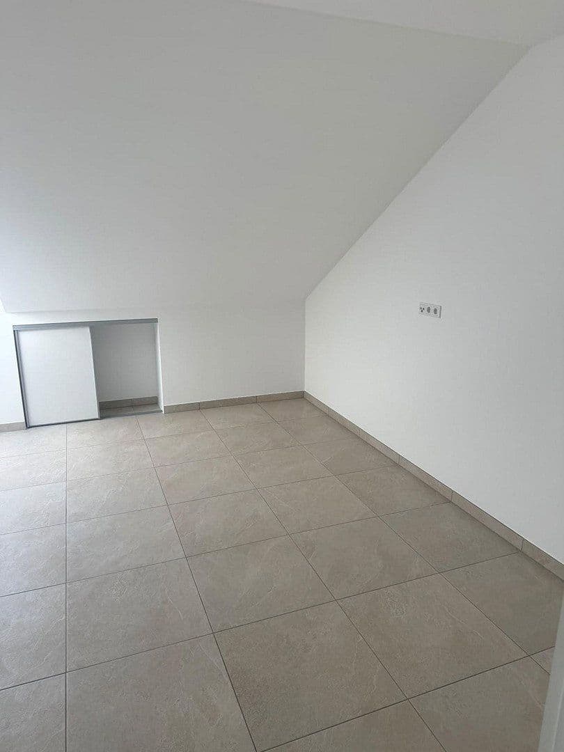 Prenájom bytu 3-izbový 130 m², Am Antoniweiher 4, Oberreichenbach, Bavorsko Prenájom bytu 3-izbový 130 m², Am Antoniweiher 4, Oberreichenbach, Bavorsko