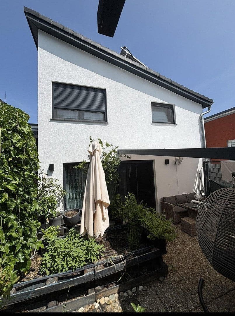 Predaj domu 123 m², pozemok 200 m², Weissach, Bádensko-Wurttembersko Predaj domu 123 m², pozemok 200 m², Weissach, Bádensko-Wurttembersko