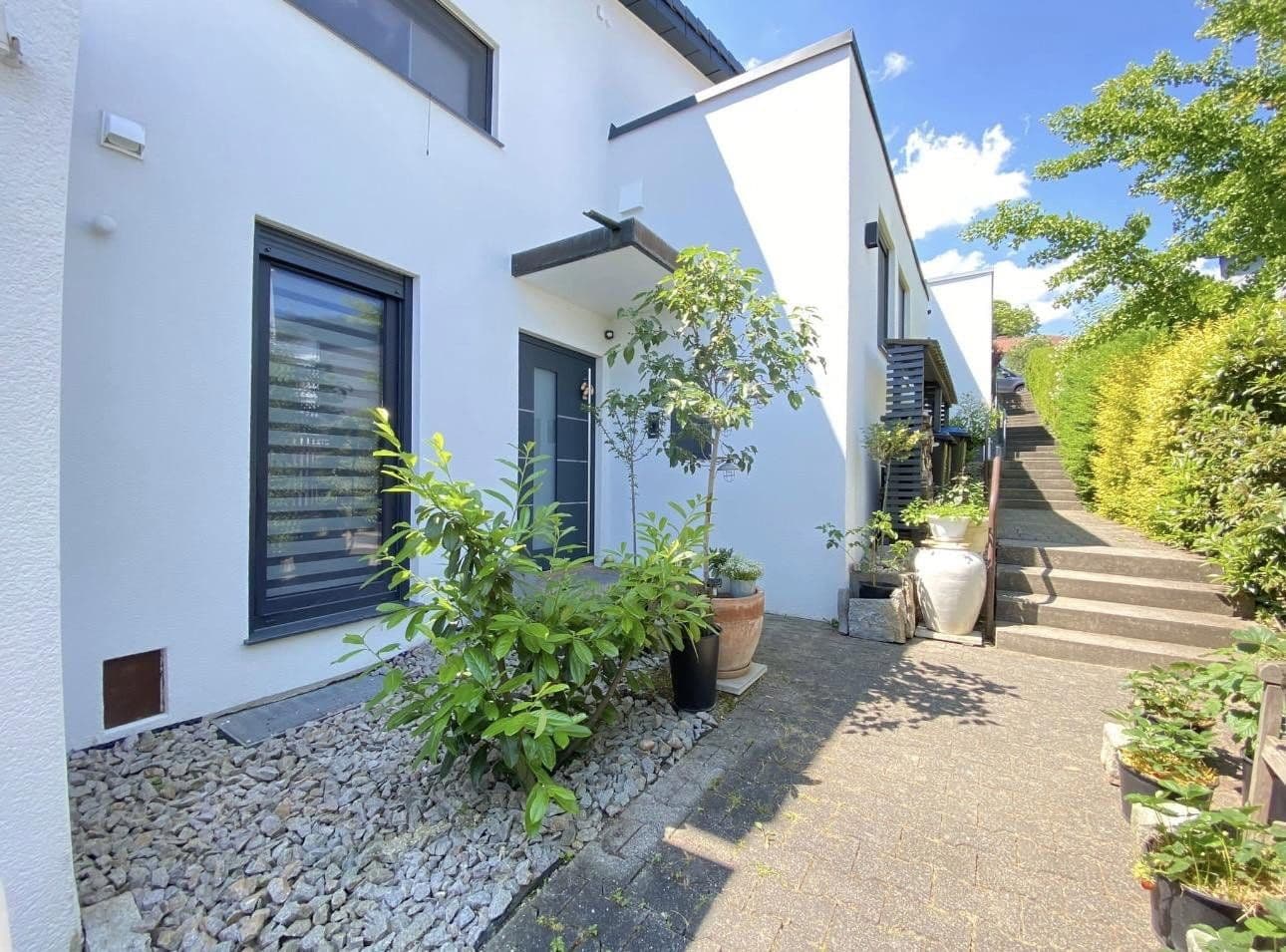 Predaj domu 123 m², pozemok 200 m², Weissach, Bádensko-Wurttembersko Predaj domu 123 m², pozemok 200 m², Weissach, Bádensko-Wurttembersko