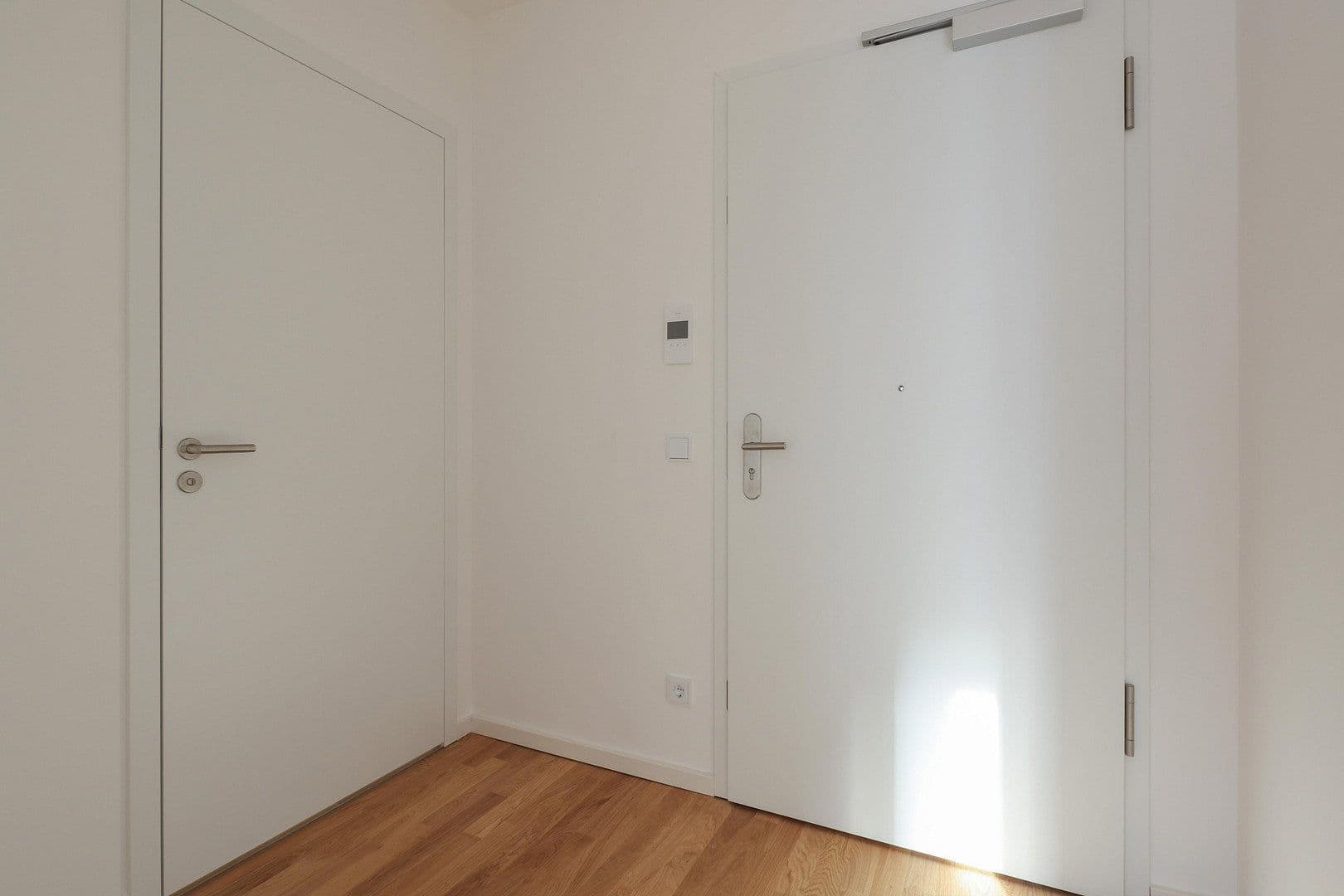 Prenájom bytu 2-izbový 56 m², Berlin, Berlín Prenájom bytu 2-izbový 56 m², Berlin, Berlín