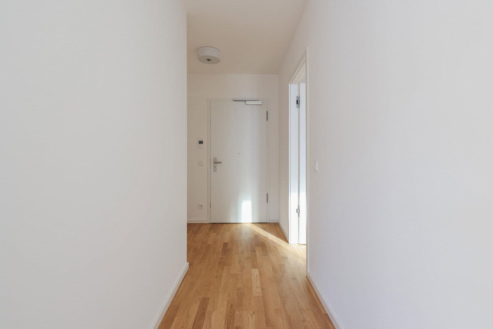 Prenájom bytu 2-izbový 56 m², Berlin, Berlín Prenájom bytu 2-izbový 56 m², Berlin, Berlín